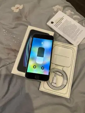 Dijual Iphone SE Gen 2 White 64GB Resmi Ibox Lengkap