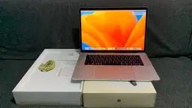 MacBook Pro 2017 15 inch i7 16/256GB touchbar ex iBox