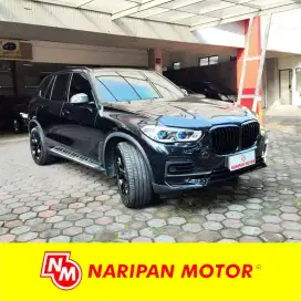 BMW X5 X-Drive 4.0i AT 2023 (km11rb)
