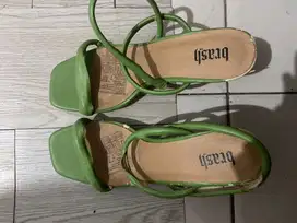 Heels hijau payless