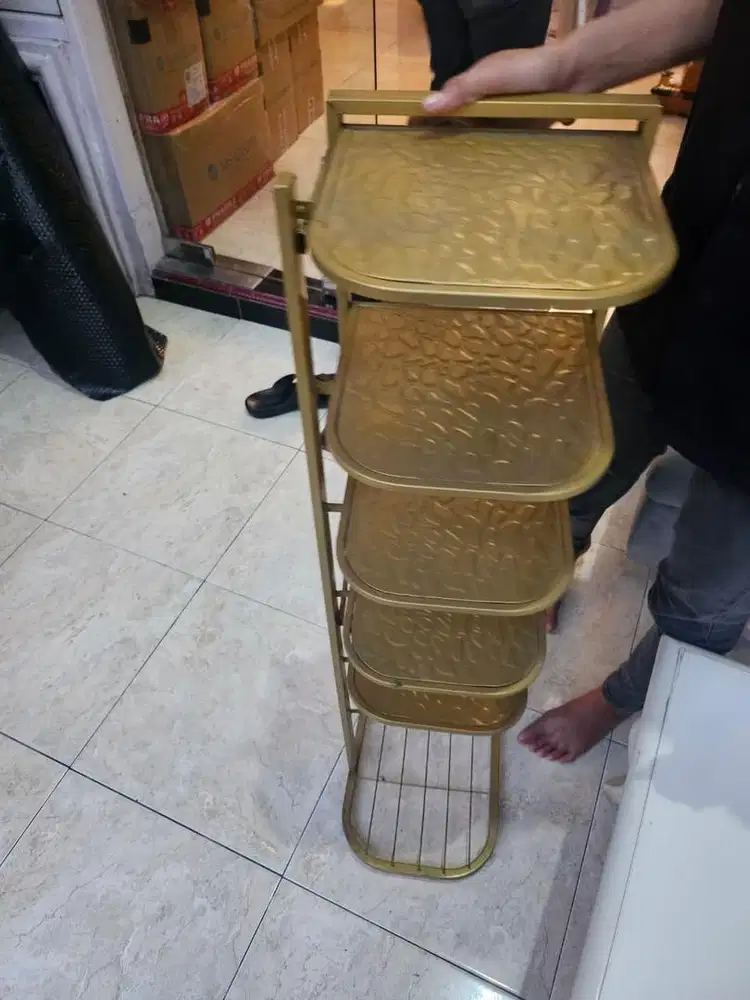 Rak besi gold bagus
