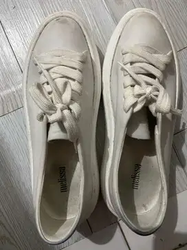 Sepatu melissa putih