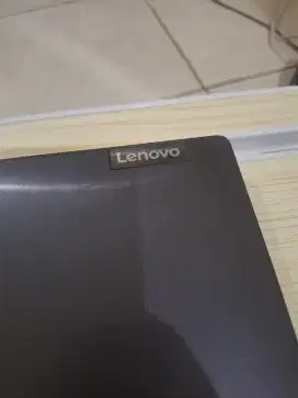 Laptop Lenovo - V14