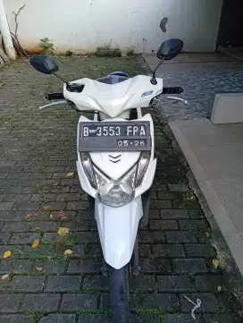 Motor beat fi 2013 putih