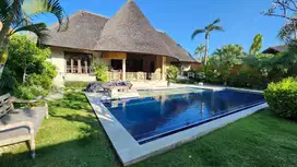 EXCLUSIVE BALINESE CONTEMPORARY VILLA IN PRESTIGIOUS PETITENGET