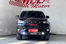 Toyota Hilux V 2.4 AT 4x4 2023 Hitam