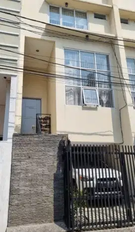 RUMAH MINIMALIS DIJUAL SEMI FURNISHED SUNTER AGUNG  JAKARTA UTARA