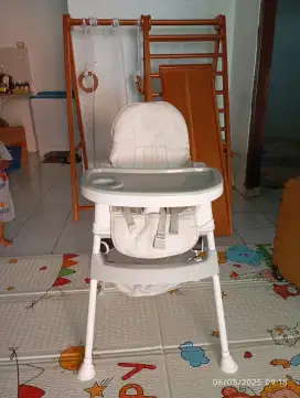 Baby chair (kursi makan bayi)