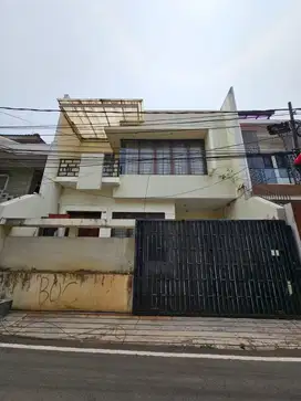 Rumah 2 lantai Murah diCideng Gambir pusat kota sangat strategis
