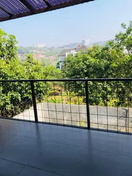 Dijual rumah desain unik di Cigadung Bandung Utara