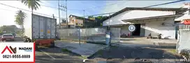Gudang Dekat Pusat Kota Manado, Kombos