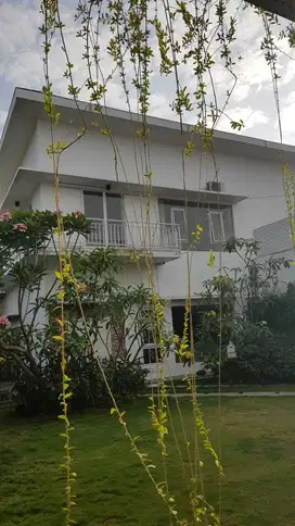 Dijual Rumah Mewah Furnish 2 Lantai di Nusukan, Banjarsari, Solo