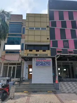 SS3096- Disewakan  Ruko Siap Pakai 4,5 x 15 di Gading Batavia , NEGO