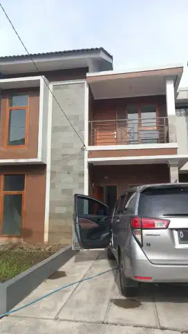Dikontrakan pertahun rumah baru di komplek dekat Pemkot Cimahi