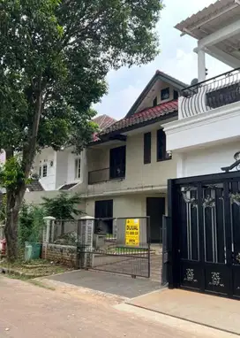 Rumah Tua Lokasi Premium Giri Loka 3 BSD city