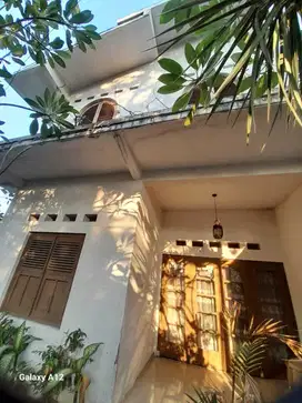 DIJUAL RUMAH HITUNG TANAH COCOK BUAT KOS2AN LOKASI STRATEGIS DI BENHIL