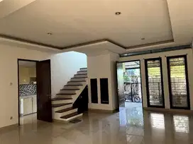 RUMAH MODERN MINIMALIS MURAH 2 LT.SIAP HUNI TANAH KUSIR, JAK SELATAN