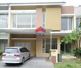 Rumah Split 4 Level, Kebayoran Village Bintaro, 7 menit ke Tol Pondok