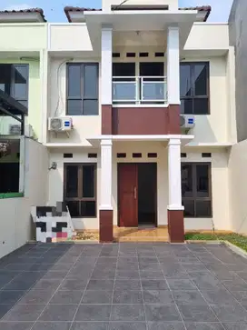 DIJUAL MURAH RUMAH BARU 2 LANTAI DI CLUSTER KIANA JAKASAMPURNA BEKASI