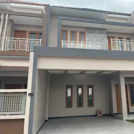 Rumah mewah 2 Lantai modern di Solo baru