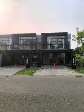 Rumah Mewah 2 Lantai Lippo Karawaci akses 5 menit dari tol