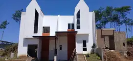 RUMAH MEWAH 2 LANTAI SUKUN KOTA MALANG