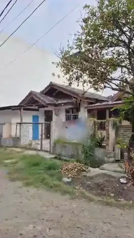 Rumah tua di kosambi dekat bandara soeta