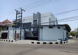 Rumah 2 Lantai Bagus SHM di Nginden Intan Siap Huni
