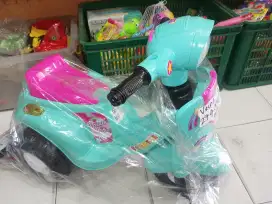 Mainan Anak Vespa Naik Dorong Jumbo