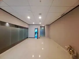 Sewa Kantor SOHO Capital 136 m2 Kondisi Sdh Rapi, Tinggal Isi Furnitur
