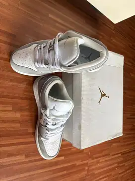 Sepatu nike air jordan 1 size 8.5/ 42