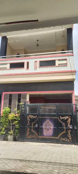 Rumah 2 lantai jual cepat di sepatan