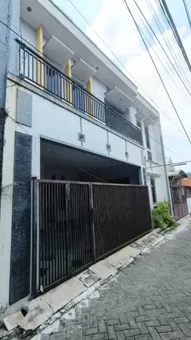Dijual Rumah 2 Lantai Dekat Ploso, Kalijudan Dharmahusada Lebar 10