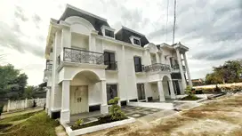 DIJUAL TOWNHOUSE MODERN AMERICAN CLASSIC MACAN KUMBANG RAYA PALEMBANG