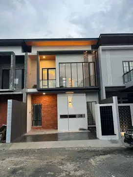 Rumah Mewah Baru 2 lantai Dekat GOR Purwokerto
