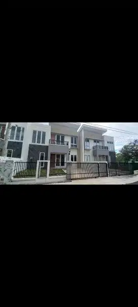 rumah 2 lantai nyaman siap huni