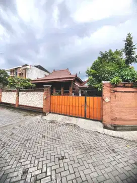 Rumah Halaman Luas