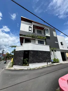 Rumah Utama dan Kos Eksklusif 8 Kamar Full Furnished