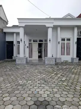 Rumah luas tengah kota Batu