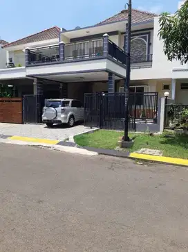 Lh. Dijual Cepat Rumah Legenda wisata Cibubur siap huni 2 lantai