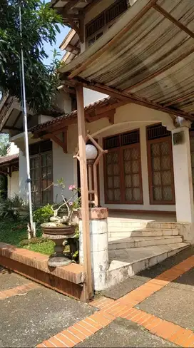 FOR SALERumah di Bintaro Jaya sektor 1Jaksel
