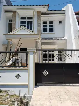 Rumah Taman Pondok Indah 2 Lantai Dekat Graha Unesa