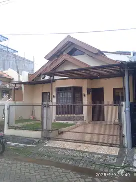 Rumah Asri Dan Nyaman Lokasi Bintaro