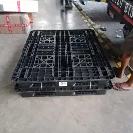 Pallet plastik bekas palet. plastik bekas surabaya