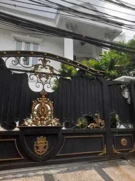Dijual rumah klasik eropa di tebet siap huni lokasi startegis