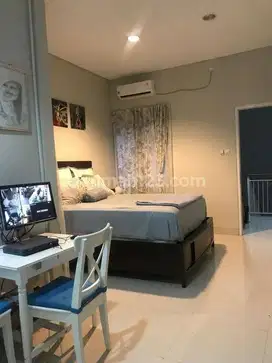 Di sewa rumah full furnish siap huni dekat sekolah high scope Cilandak