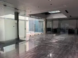RUMAH EX KANTOR SIAP HUNI SENOPATI SCBD KEBAYORAN BARU PARKIR BASEMENT