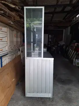 Etalase kaca 1 meter