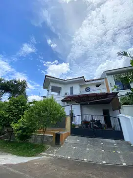 Rumah Mewah Modern dalam Komplek, Selangkah ke Informa Cinere
