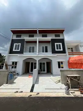 DIJUAL RUMAH Brand New Gading Serpong